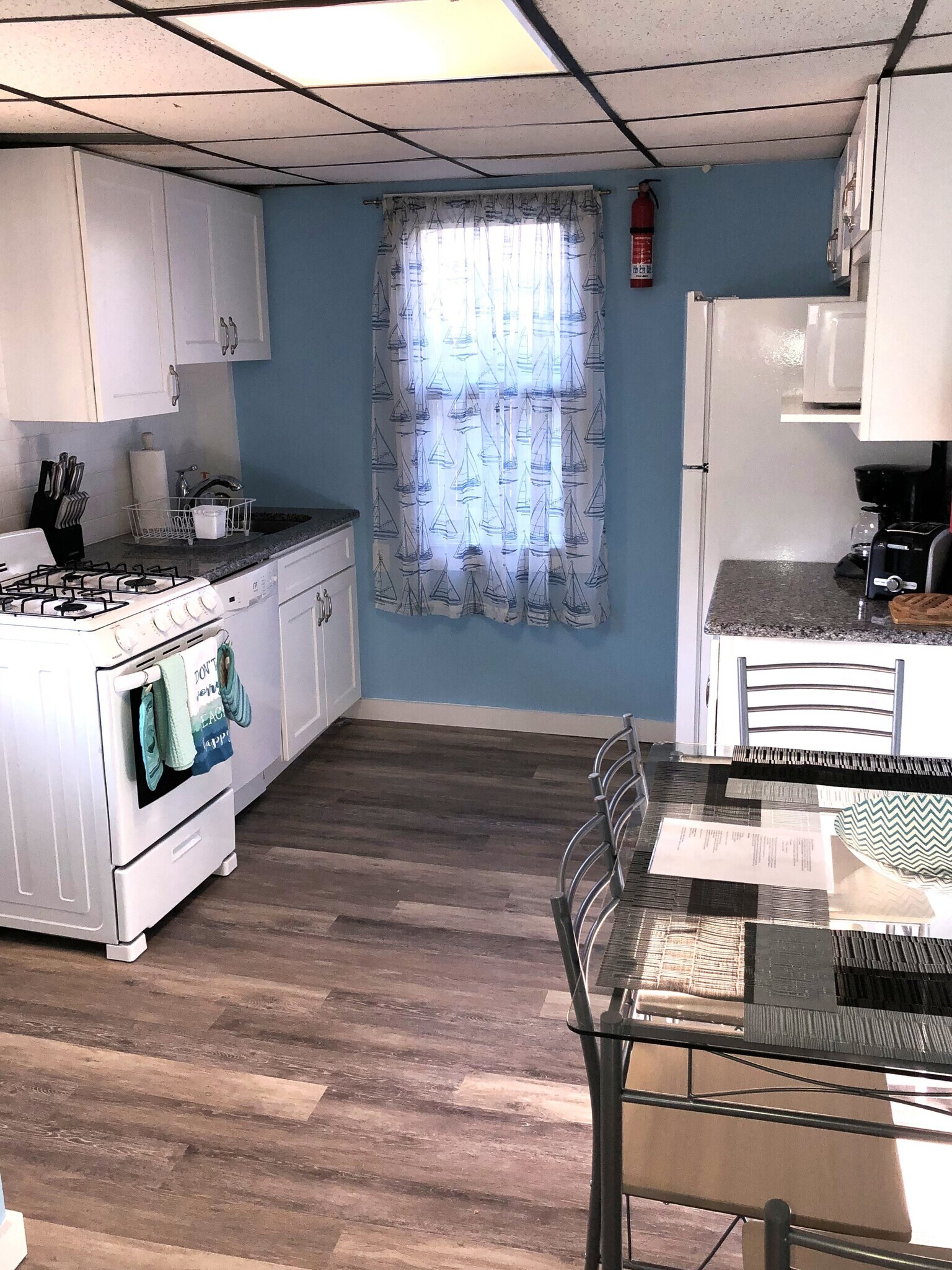 Building Photo - 215 Grant Ave