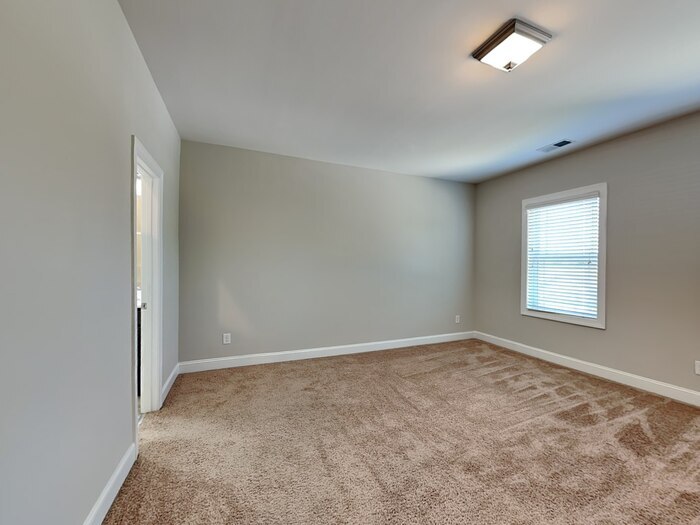 Building Photo - 6321 Silver Creek Ln