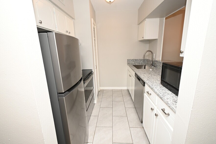Kitchen 1 - 3820 Fairfield Ave