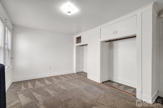 Building Photo - 23 Comstock St