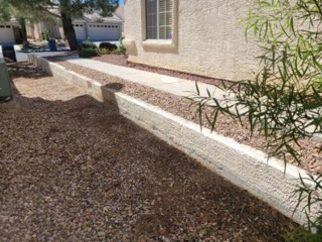 Building Photo - Honey, I’m Home! This Lovely 3 Bedroom, Two-Story Home Is Located In Summerlin.