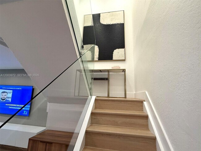 Building Photo - 6420 NW 109th Ave