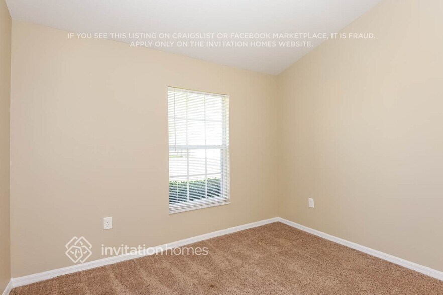 Building Photo - 3201 Thoroughbred Loop N