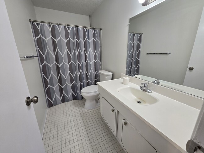 Building Photo - 1209 Cromwell Hills Dr