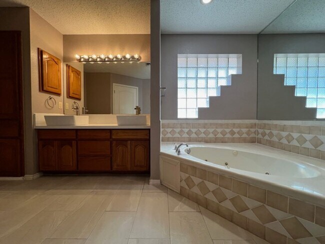 Building Photo - Winfield Subdivision