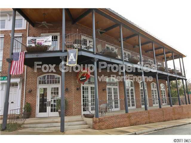 Building Photo - 12129 Memory Ln