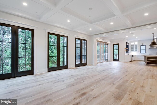 Building Photo - 5615 McLean Dr