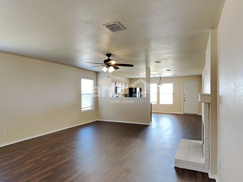 Building Photo - 1424 Evergreen St