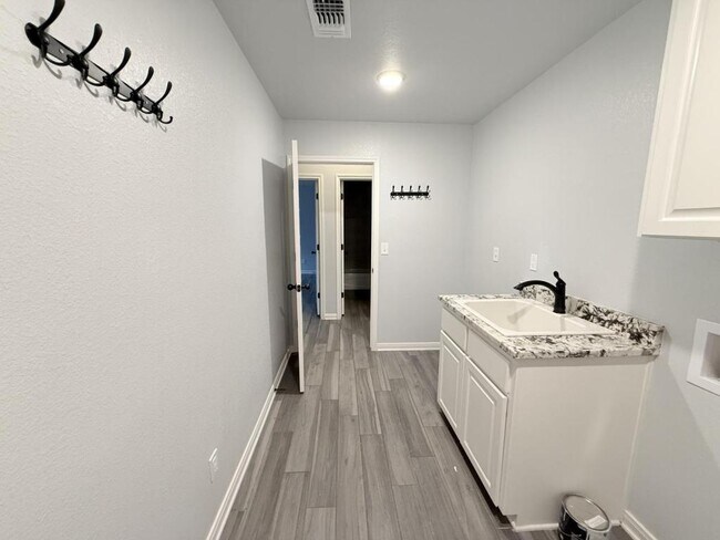 Building Photo - 8301 Grayson Trl