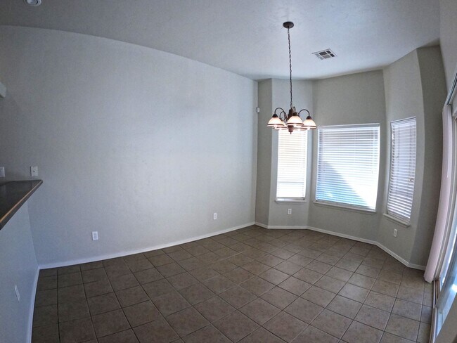 Building Photo - 2210 Dakota Dr