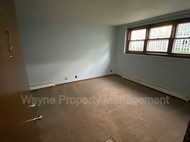 Building Photo - 1215 2nd St