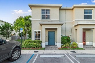 Building Photo - 476 NE 5th St