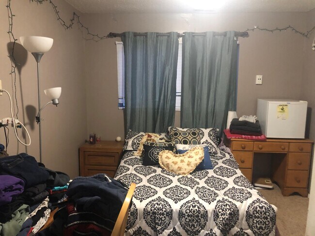 Building Photo - 109 N Busey Ave