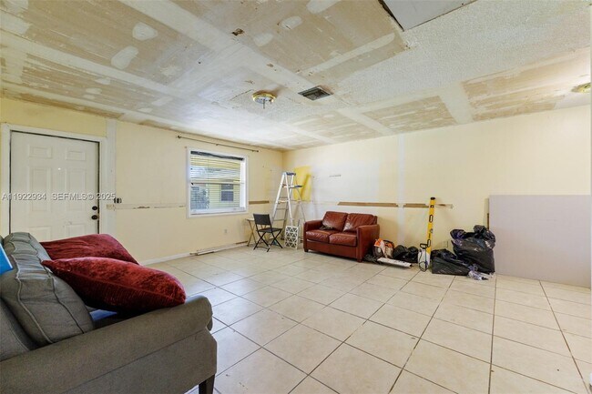 Building Photo - 4610 Hairland Dr