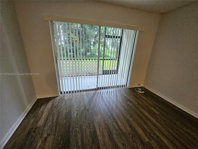 Building Photo - 7820 S Colony Cir