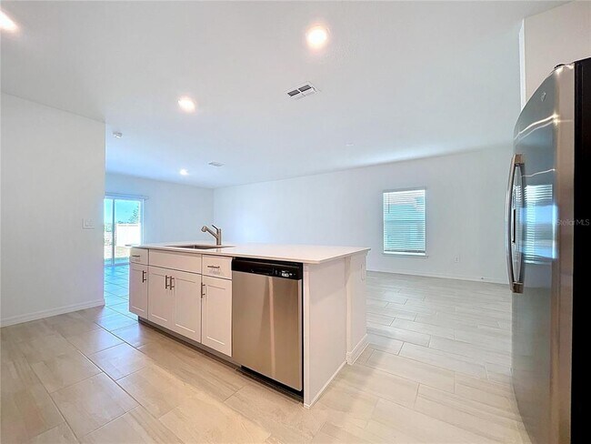 Building Photo - 17498 Happytrails St