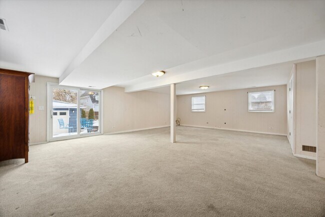 Building Photo - 602 Prairie Ave