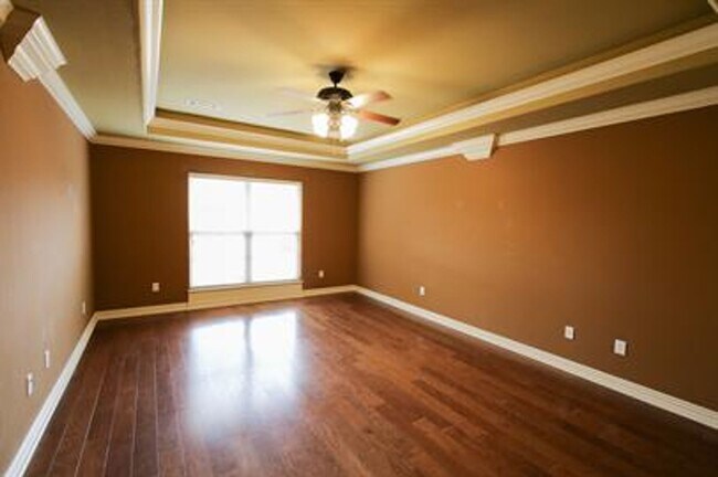 Building Photo - Gorgeous home in Bentonville!