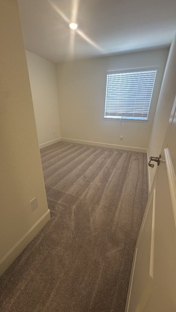 Building Photo - Brand New , Never lived in 3 bed/2 ba home ready MID August!