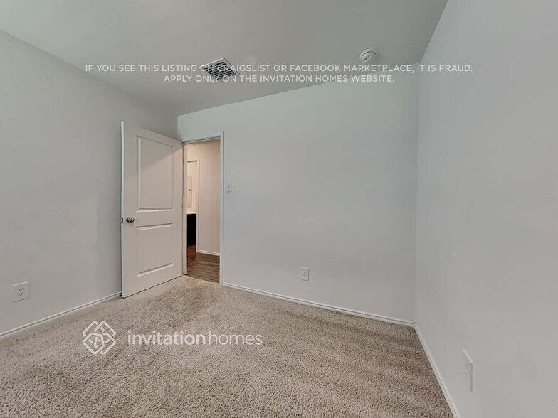 Building Photo - 3214 Crestone Dr