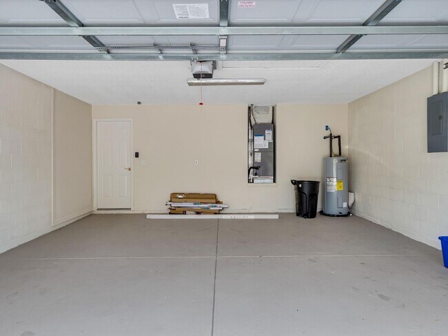 Building Photo - 91 Pebble Beach Dr