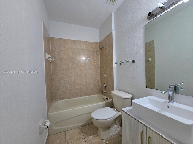 Building Photo - 10924 SW 182nd Ln