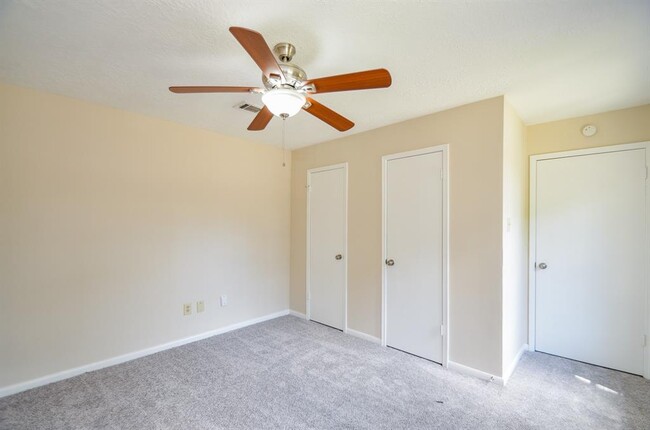 Building Photo - 12023 Sleepy Pines Dr