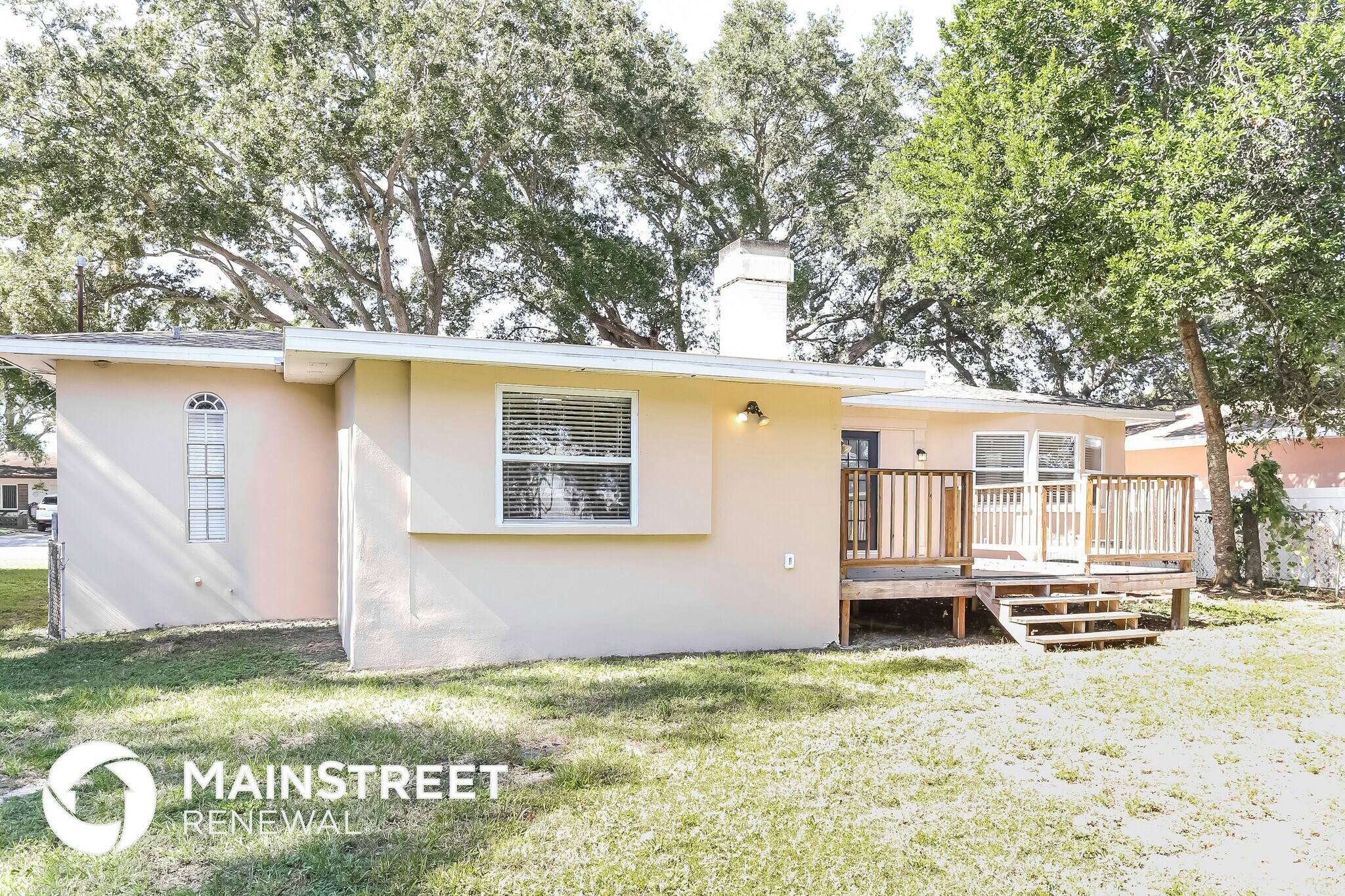 Building Photo - 701 Brookside Dr