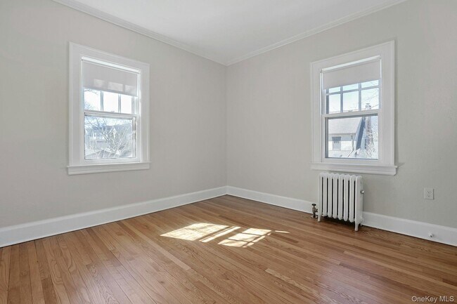 Building Photo - 10 Robins Rd