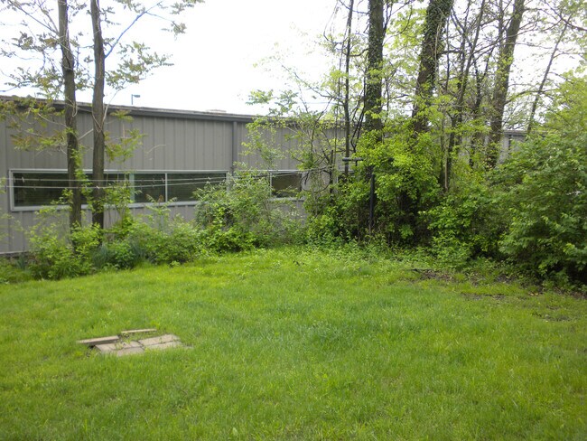 Building Photo - 2 Bedroom Home-Downtown