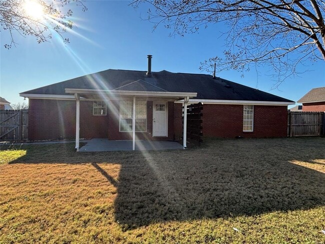 Building Photo - 1968 Calumet Pkwy