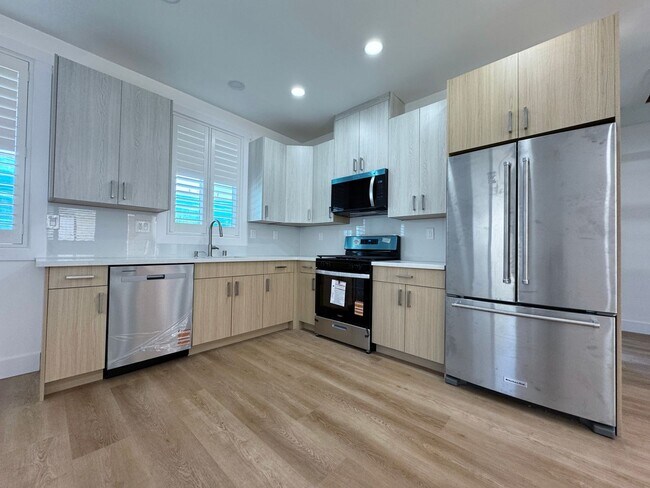 Building Photo - Brand New Upgraded 2BD2BA ADU | Gated | Canyon Views | Private Laundry & Parking