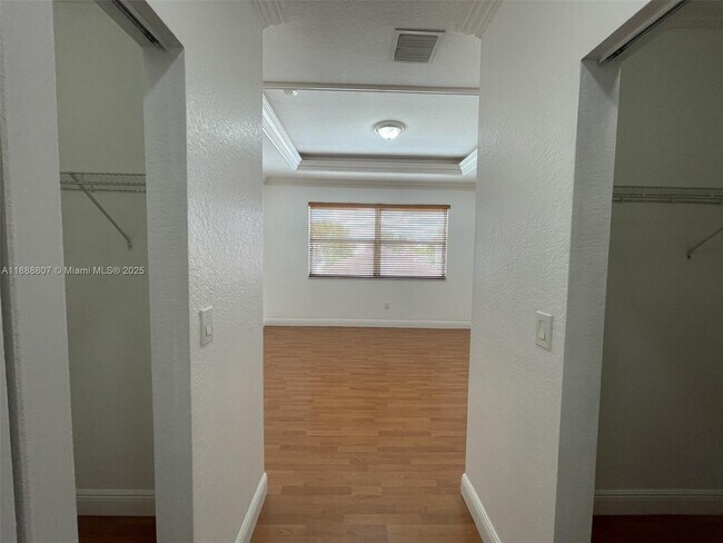 Building Photo - 3725 NE 10th St