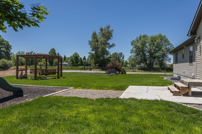 Building Photo - BEAUTIFUL 5 BED 3 BATH HOME IN FIRTH