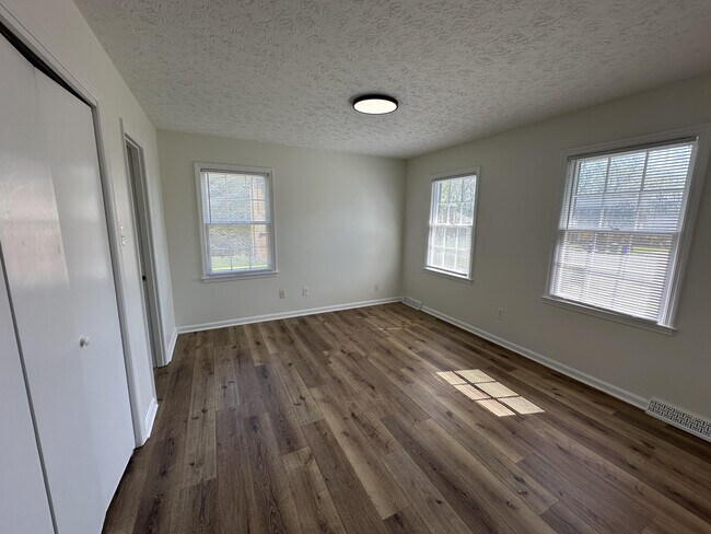Building Photo - 222 Medlock Rd