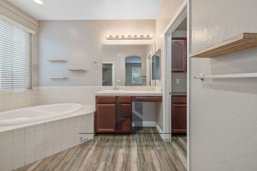 Building Photo - 3169 Brickfield Ave