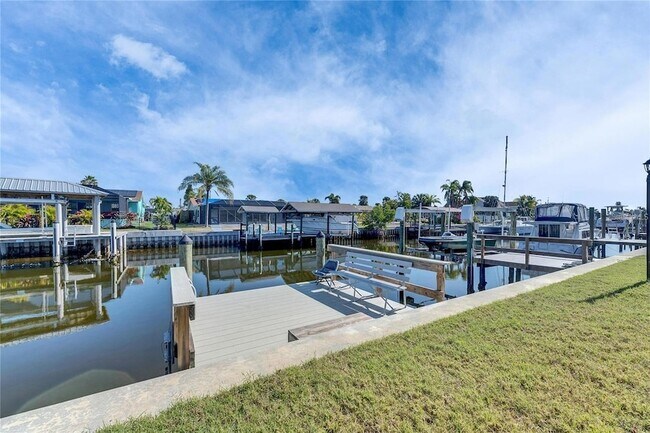 Building Photo - 1025 Apollo Beach Blvd