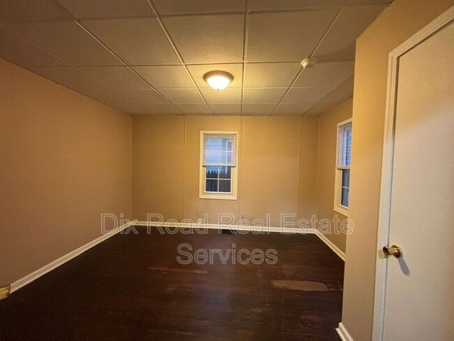 Building Photo - 1520 Lawn Ave