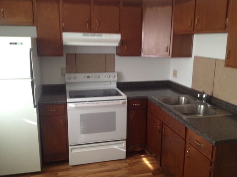 Updated kitchen - 3104 Hascall St