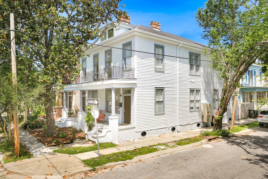 Building Photo - 1301 Constantinople St