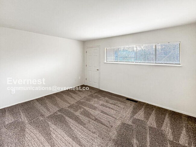 Building Photo - 119a Newcastle Dr