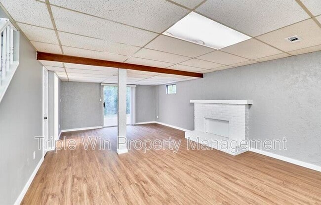 Building Photo - 1661 Rishon Hill Dr