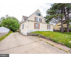 Building Photo - 330 S Fairview St