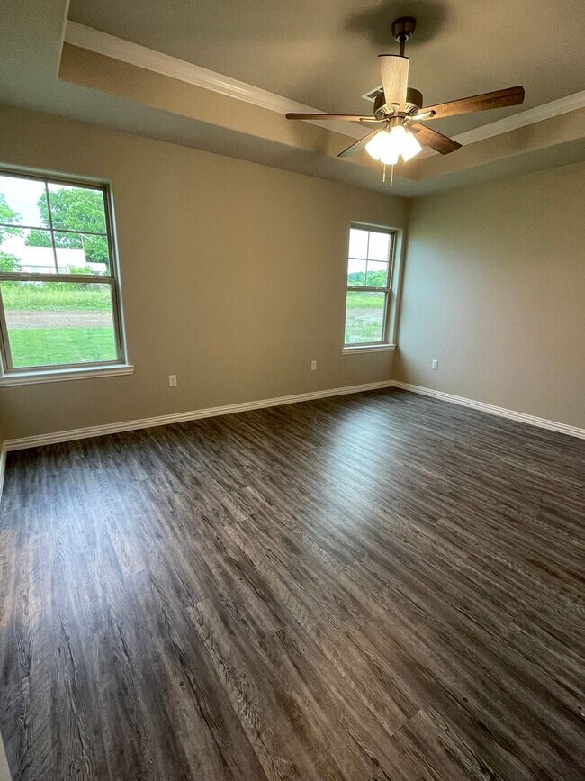 Building Photo - Cozy 3 bed, 2 bath - Silo School District