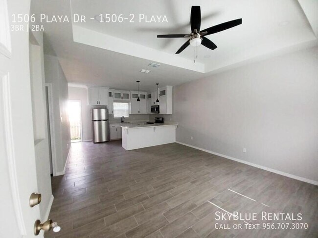 Building Photo - 1506 Playa Dr