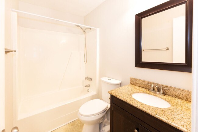 Building Photo - 4 Bedroom Home in North Chesterfield ***Available NOW***