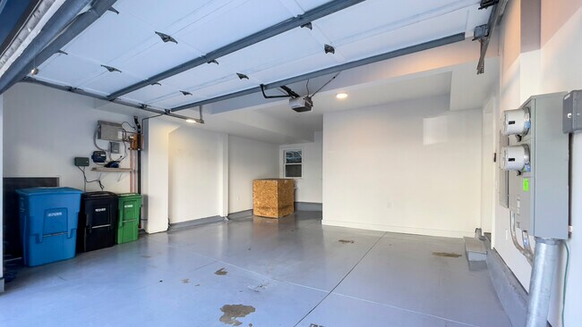 Building Photo - 2209 Steiner St