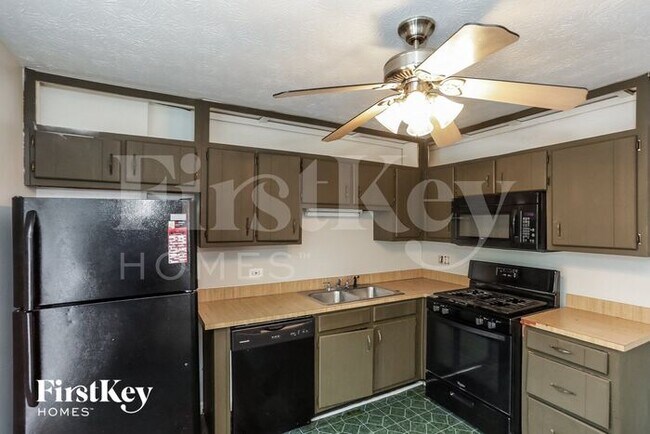 Building Photo - 4550 Glory Dr