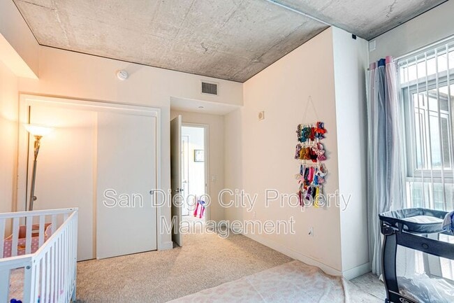 Building Photo - 801 Ash St