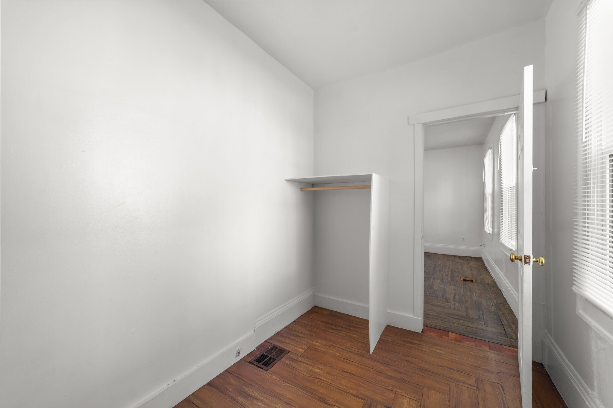 Building Photo - 8302 Sowinski Ave